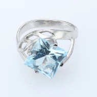 Серебряное кольцо с топазом swiss blue (арт. 1295/81)