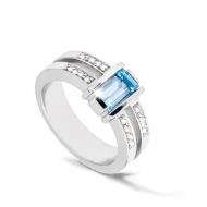 Золотое кольцо с бриллиантом и топазом swiss blue (арт. 11175)