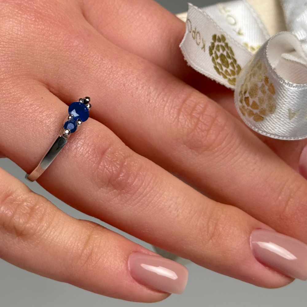 кольцо с сапфиром