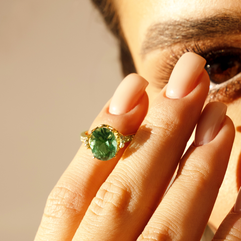 драгоценный камень зелёного цвета