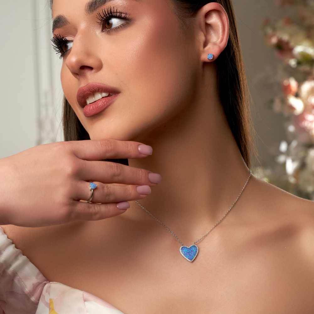 темно синий камень