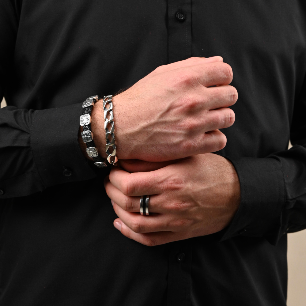 Подарунок хлопцеві на День Святого Миколая